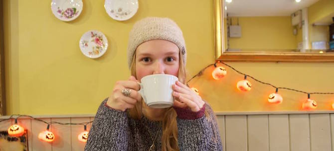 elena-montes-drinking-coffee