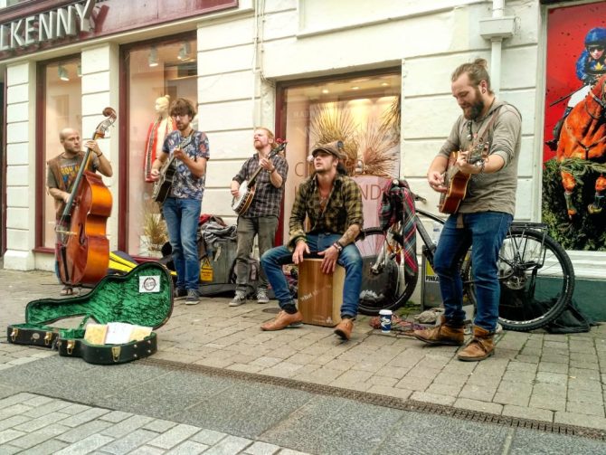 street performers 